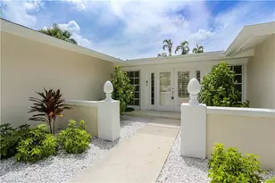 2901 Crayton Rd, Naples, FL 34103 - Photo 18