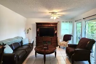 2000 Alamanda Dr, Naples, FL 34102 - Photo 4