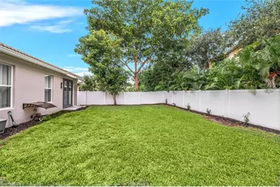 8260 Laurel Lakes Blvd, Naples, FL 34119 - Photo 36