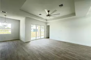 1421 NE 17th Ave, Cape Coral, FL 33909 - Photo 4