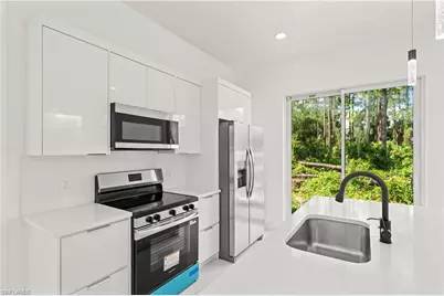 936 Anthony E, Lehigh Acres, FL 33974 - Photo 6