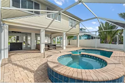 320 Madison Ct, Fort Myers Beach, FL 33931 - Photo 6