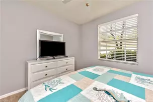 4610 St Croix Ln, Naples, FL 34109 - Photo 10