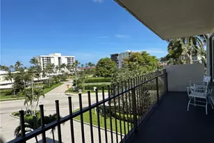 2150 Gulf Shore Blvd N, Naples, FL 34102 - Photo 8