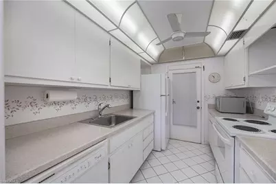 2150 Gulf Shore Blvd N #411, Naples, FL 34102 - Photo 6