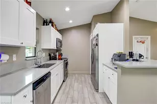 1317 NE 4th Pl, Cape Coral, FL 33909 - Photo 12