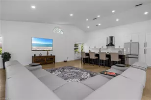 401 Countryside Dr, Naples, FL 34104 - Photo 6