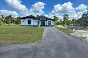 2625 32nd Ave SE, Naples, FL 34117 - Photo 2