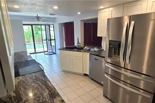 1031 Averly St, Fort Myers, FL 33919 - Photo 10