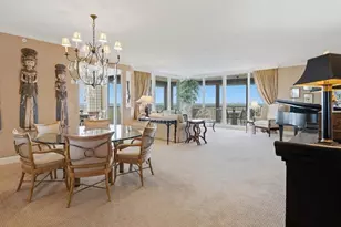 425 Cove Tower Dr, Naples, FL 34110 - Photo 2
