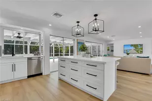 740 Park Shore Dr, Naples, FL 34103 - Photo 8