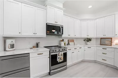 8905 Yucatan Ct, Naples, FL 34112 - Photo 10