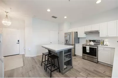 1058 Albany Ct, Naples, FL 34105 - Photo 4