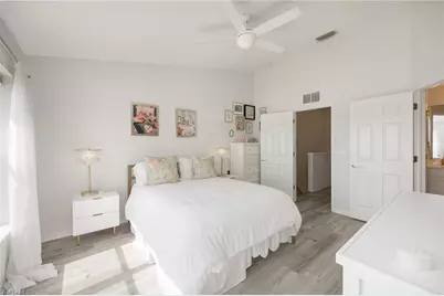 1058 Albany Ct, Naples, FL 34105 - Photo 10