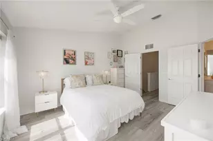 1058 Albany Ct, Naples, FL 34105 - Photo 10