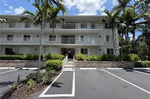 3002 Sandpiper Bay Cir, Naples, FL 34112 - Photo 2