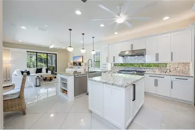 3335 Pacific Dr, Naples, FL 34119 - Photo 6