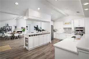 420 Palm Cir E, Naples, FL 34102 - Photo 4