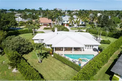 420 Palm Cir E, Naples, FL 34102 - Photo 38