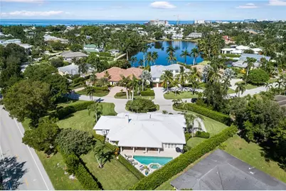 420 Palm Cir E, Naples, FL 34102 - Photo 40
