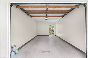 305 Robin Hood Cir, Naples, FL 34104 - Photo 24