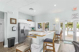 305 Robin Hood Cir, Naples, FL 34104 - Photo 32