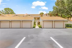 305 Robin Hood Cir, Naples, FL 34104 - Photo 2