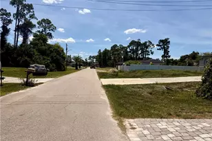 5560 Belrose St, Lehigh Acres, FL 33971 - Photo 8