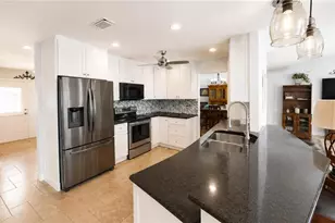 1089 Nottingham Dr, Naples, FL 34109 - Photo 6