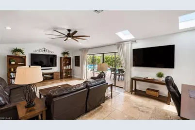 1089 Nottingham Dr, Naples, FL 34109 - Photo 8