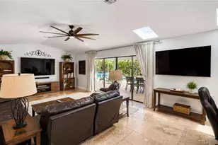 1089 Nottingham Dr, Naples, FL 34109 - Photo 8