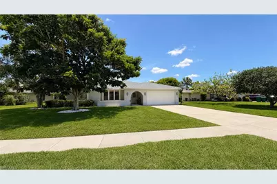 1089 Nottingham Dr, Naples, FL 34109 - Photo 2