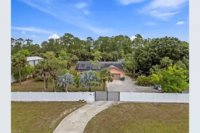 3721 White Blvd, Naples, FL 34117 - Photo 2