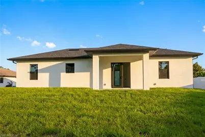 429 Gray Ave S, Lehigh Acres, FL 33974 - Photo 8
