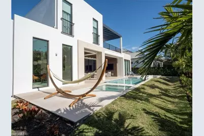 590 6th Ave N, Naples, FL 34102 - Photo 8