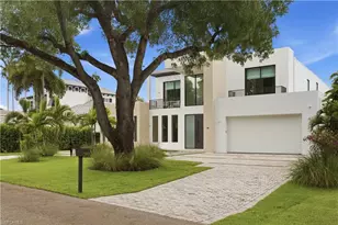 590 6th Ave N, Naples, FL 34102 - Photo 16