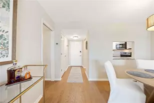 45 High Point Cir S, Naples, FL 34103 - Photo 2