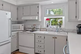 5 High Point Cir W, Naples, FL 34103 - Photo 2