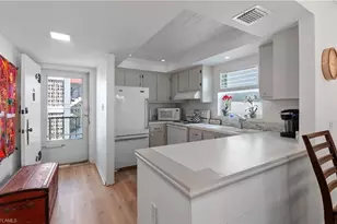 5 High Point Cir W, Naples, FL 34103 - Photo 4