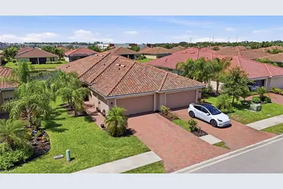 2062 Tamarron Ln, Naples, FL 34120 - Photo 2