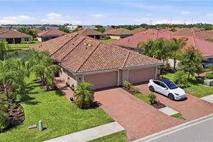 2062 Tamarron Ln, Naples, FL 34120 - Photo 2