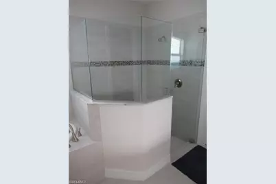 16382 Barclay Ct, Naples, FL 34110 - Photo 4