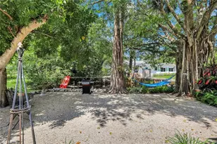 27292 East Dr, Bonita Springs, FL 34135 - Photo 28
