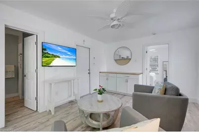 27292 East Dr, Bonita Springs, FL 34135 - Photo 20
