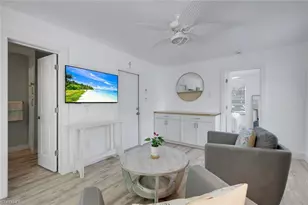 27292 East Dr, Bonita Springs, FL 34135 - Photo 20