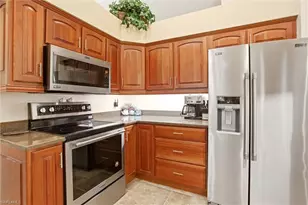 5231 Hickory Wood Dr, Naples, FL 34119 - Photo 8