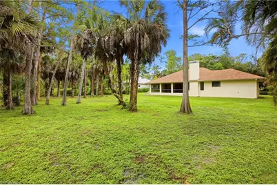 5231 Hickory Wood Dr, Naples, FL 34119 - Photo 42