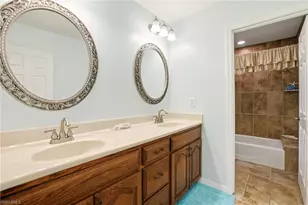 5231 Hickory Wood Dr, Naples, FL 34119 - Photo 26