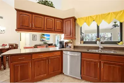 5231 Hickory Wood Dr, Naples, FL 34119 - Photo 10