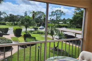 1075 Foxfire Ln, Naples, FL 34104 - Photo 2